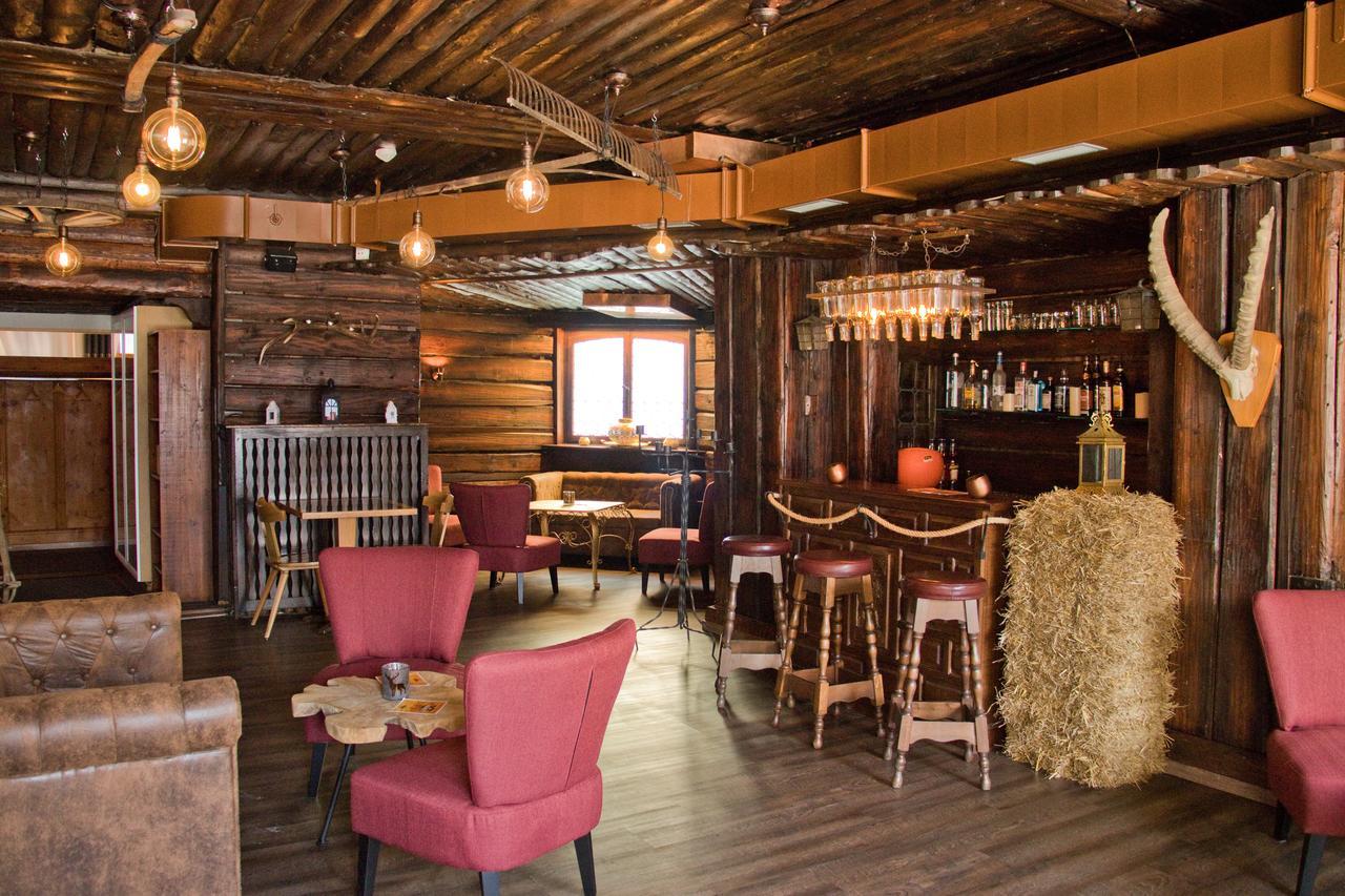查曼纳住宿加早餐酒店 阿罗萨 外观 照片